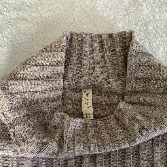 Free People Mock Turtleneck - Picture 4 of 4